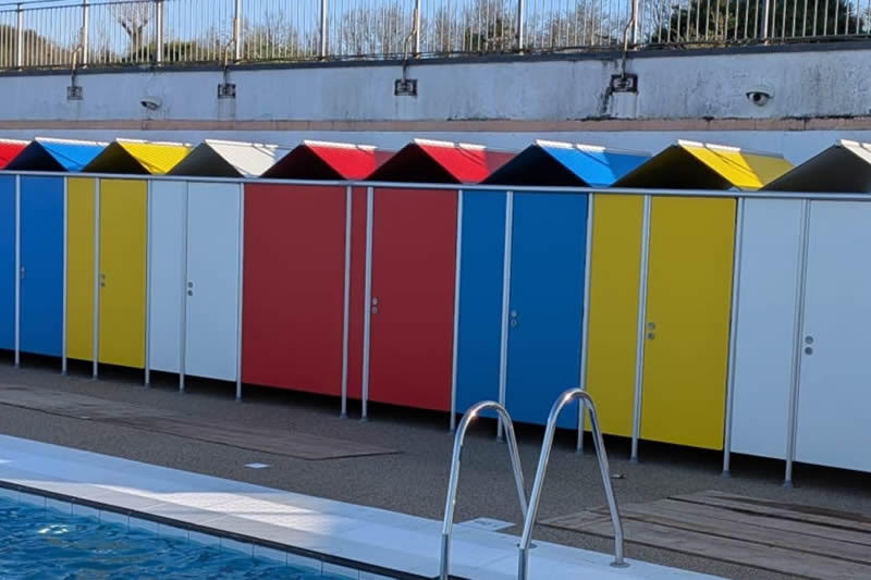 Classic Beach Huts Using External Grade SGL class=